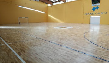 Pabellón de Guitiriz (Lugo), ya equipado con pavimento de madera de Mondo.
