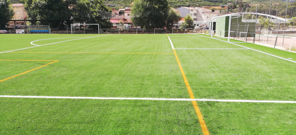 Campo de fútbol Las lanchas de Navaconcejo, equipado con césped Mondo